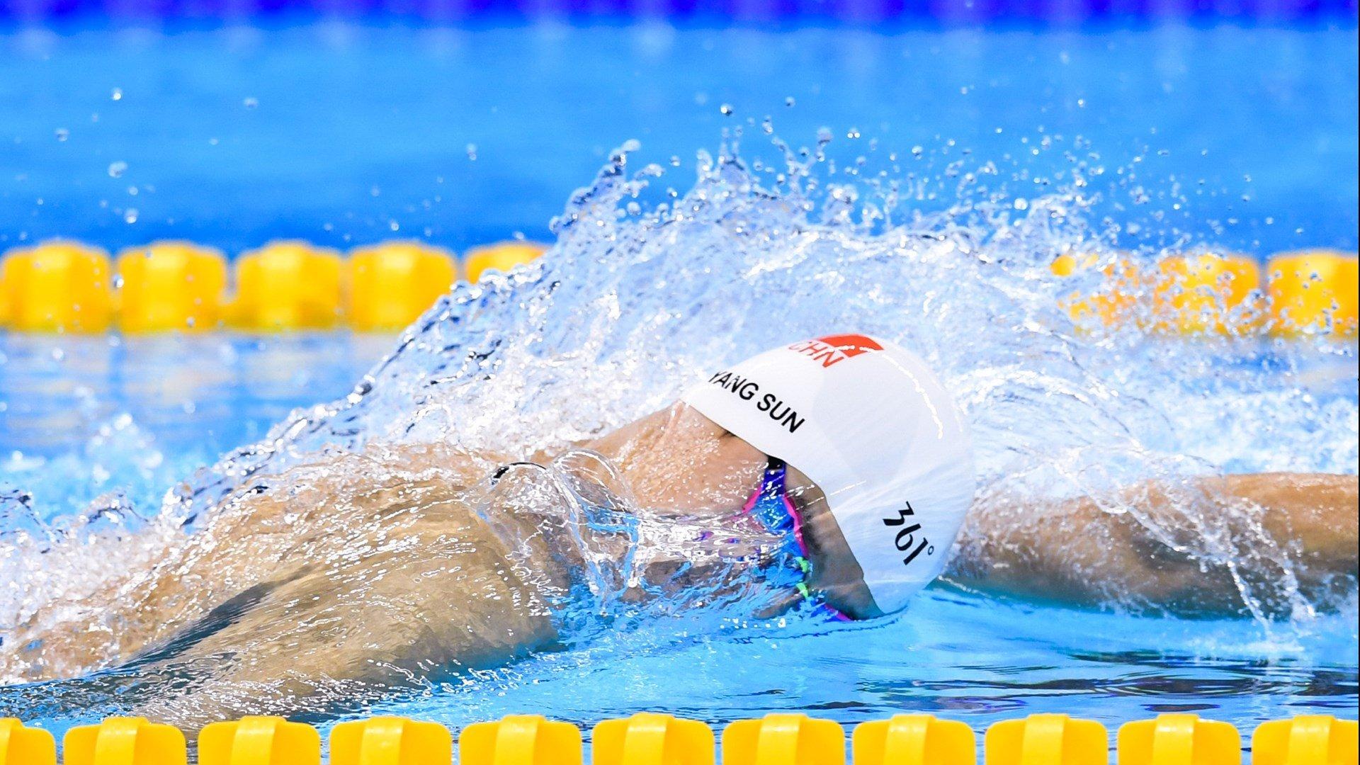 绿茵场上也要满电出发!智能穿戴设备掀起足球训练新革命