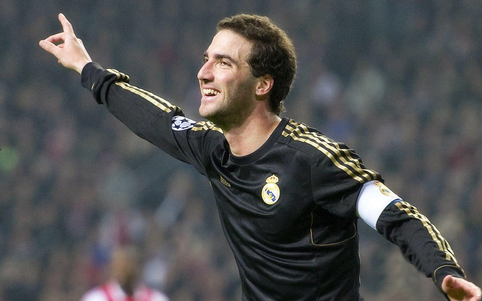 褪去新星光环,悄然统治赛场,杰伦·约翰逊已成老鹰隐形支柱